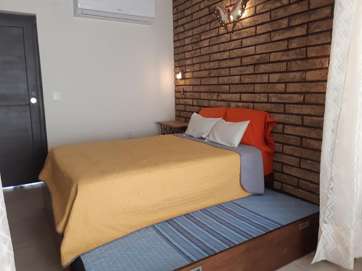 Aguacate Suites Mazatlan Exterior photo
