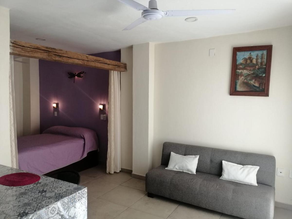 Aguacate Suites Mazatlan Exterior photo